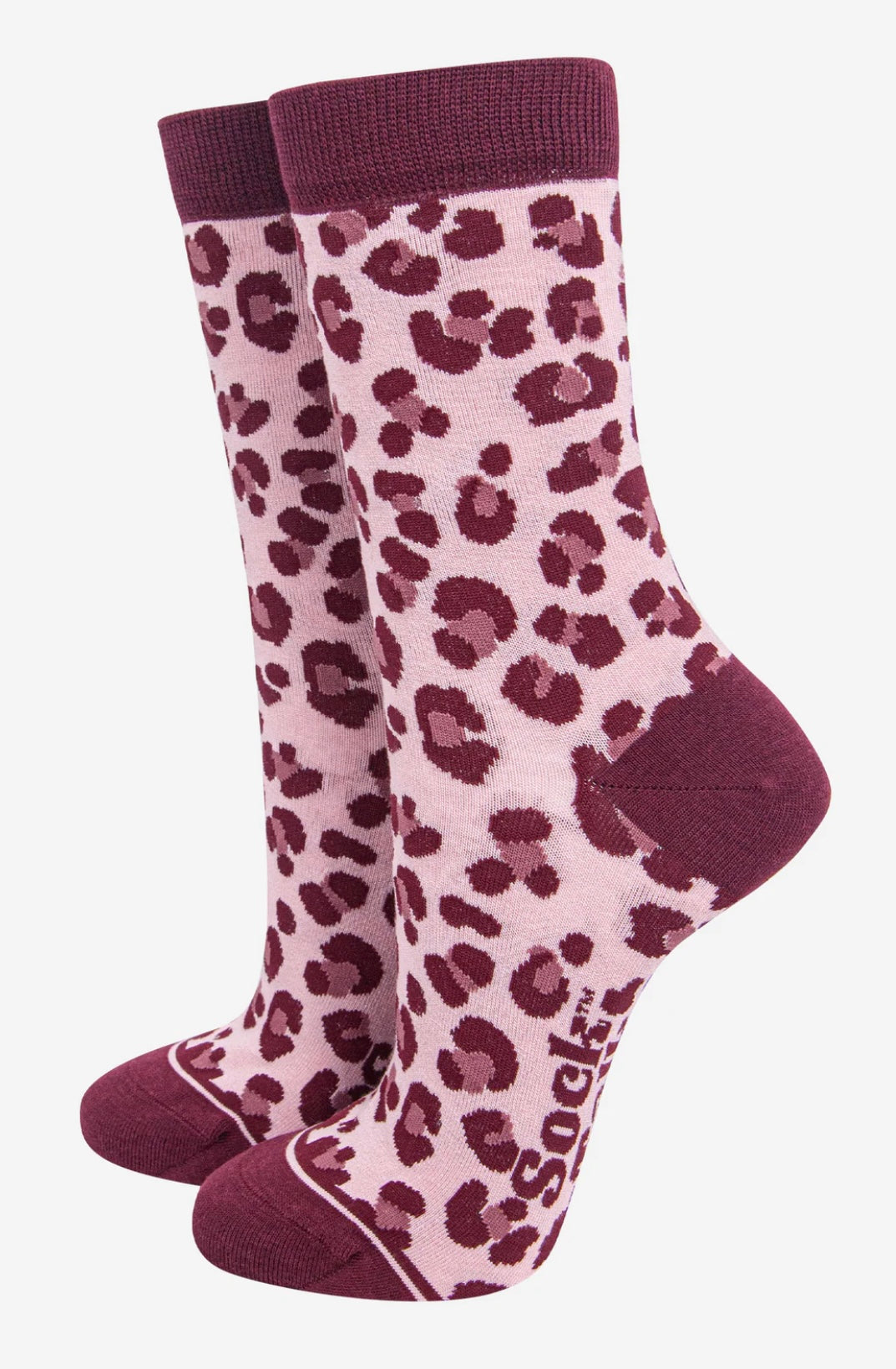 Leopard print socks in burgundy and pink
