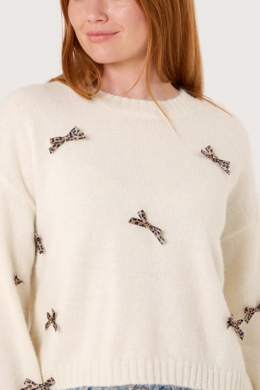 Sienna leopard print bow knit jumper in Ivory