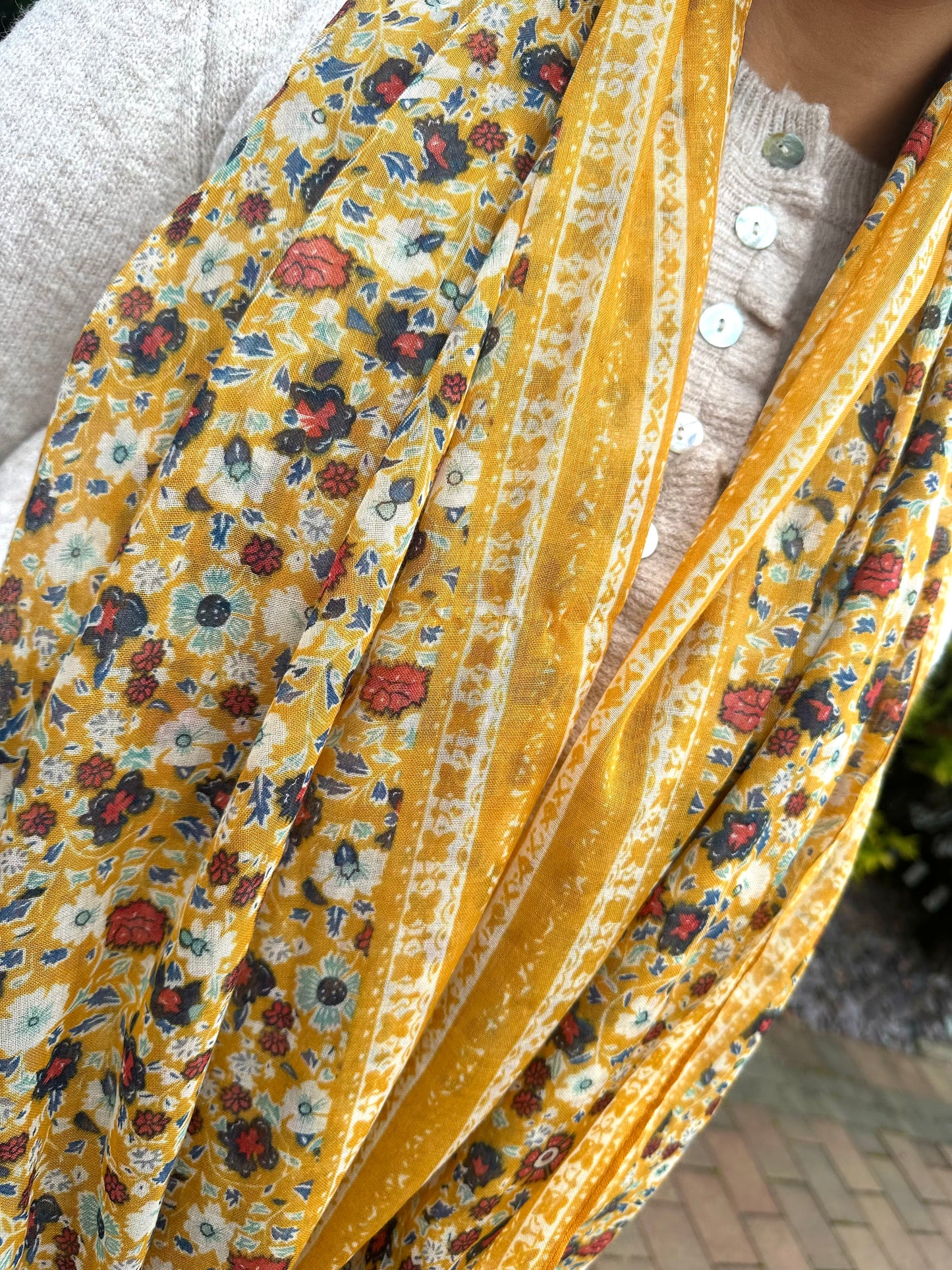 SAVANNA scarf in mustard