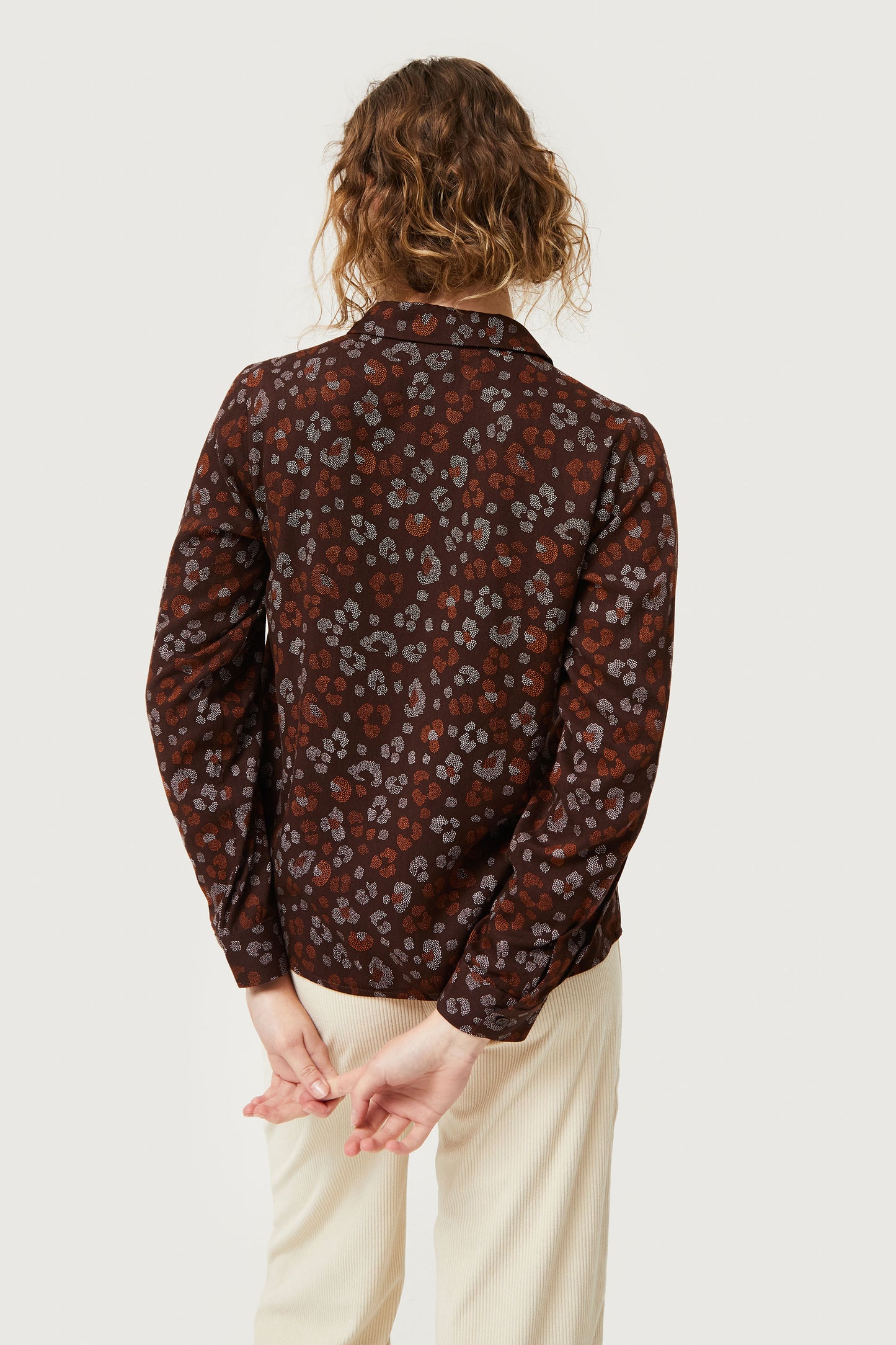 MAYA leopard print shirt in chocolate brown