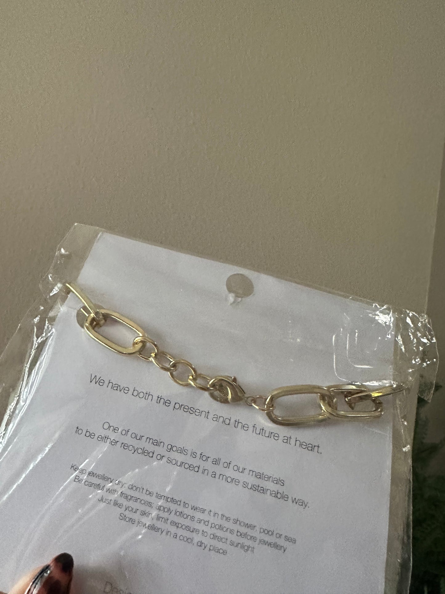 BREA chain bracelet with pink accents