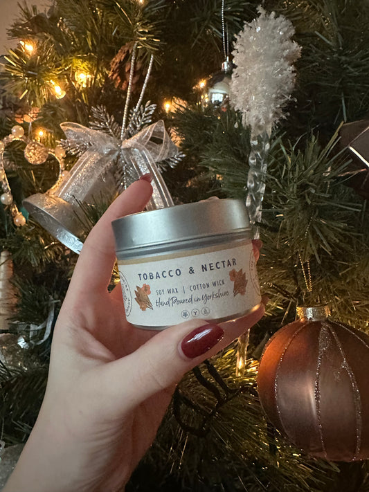 The small ‘tobacco and nectar’ candle