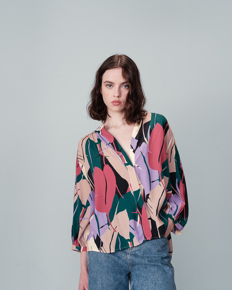 AUTUMN multicolored leaf print blouse