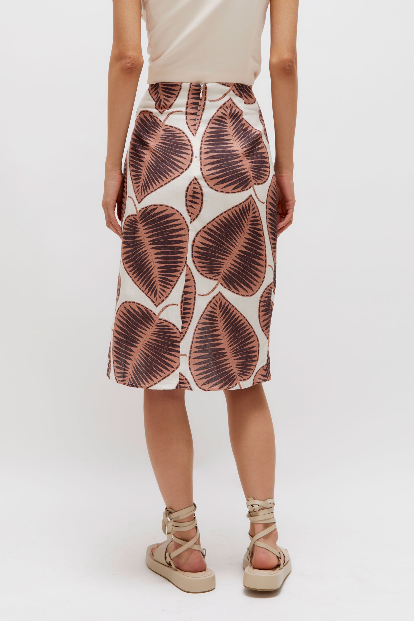 The brown and beige leaf print skirt