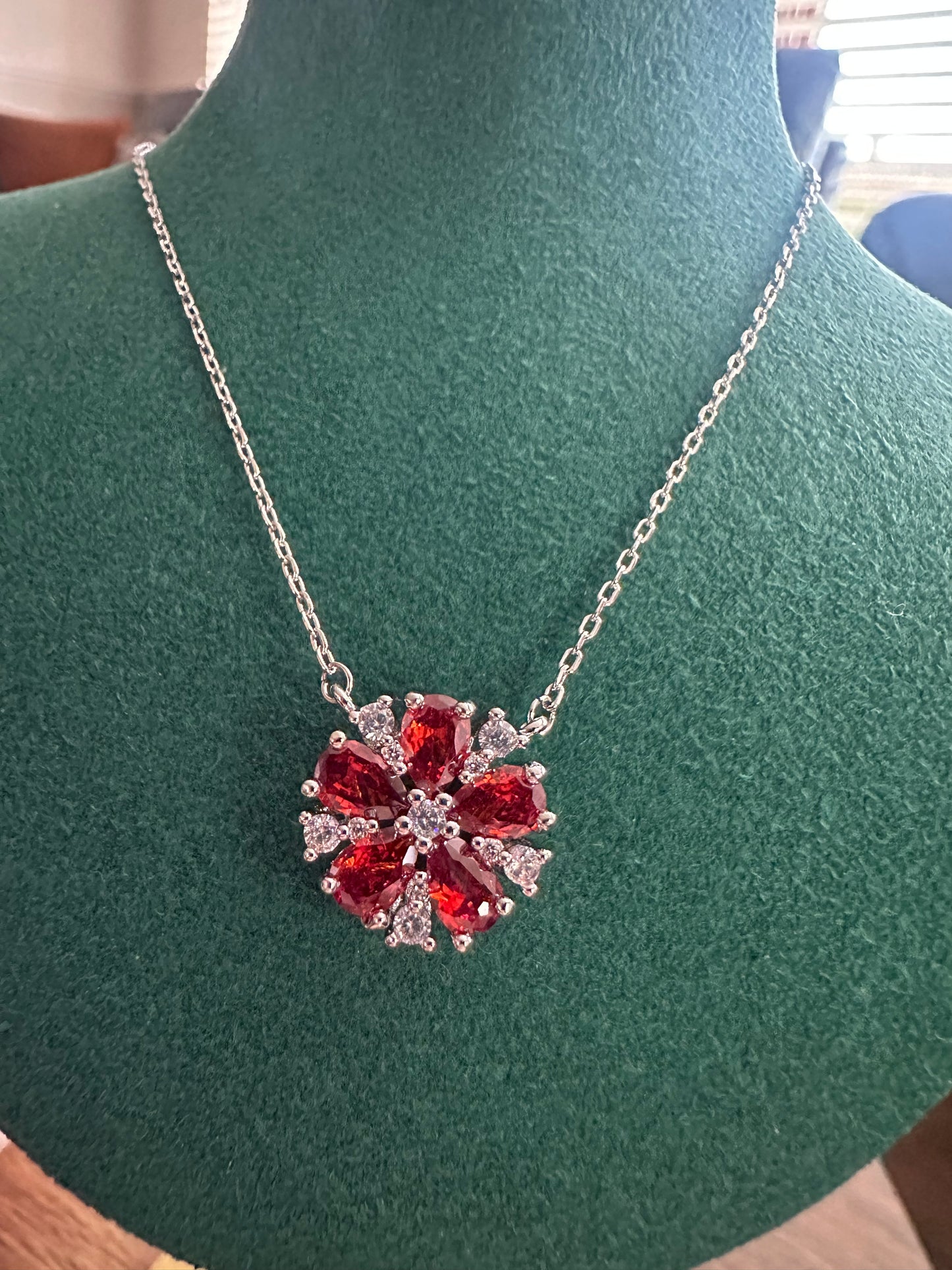FLORA necklace in red