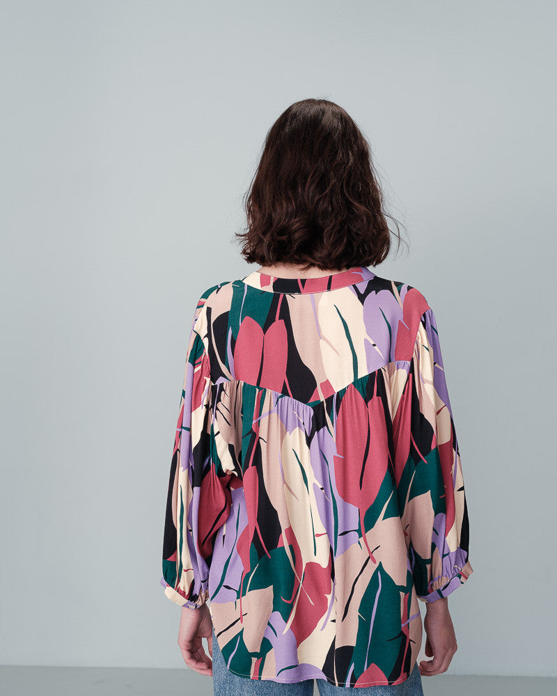 AUTUMN multicolored leaf print blouse