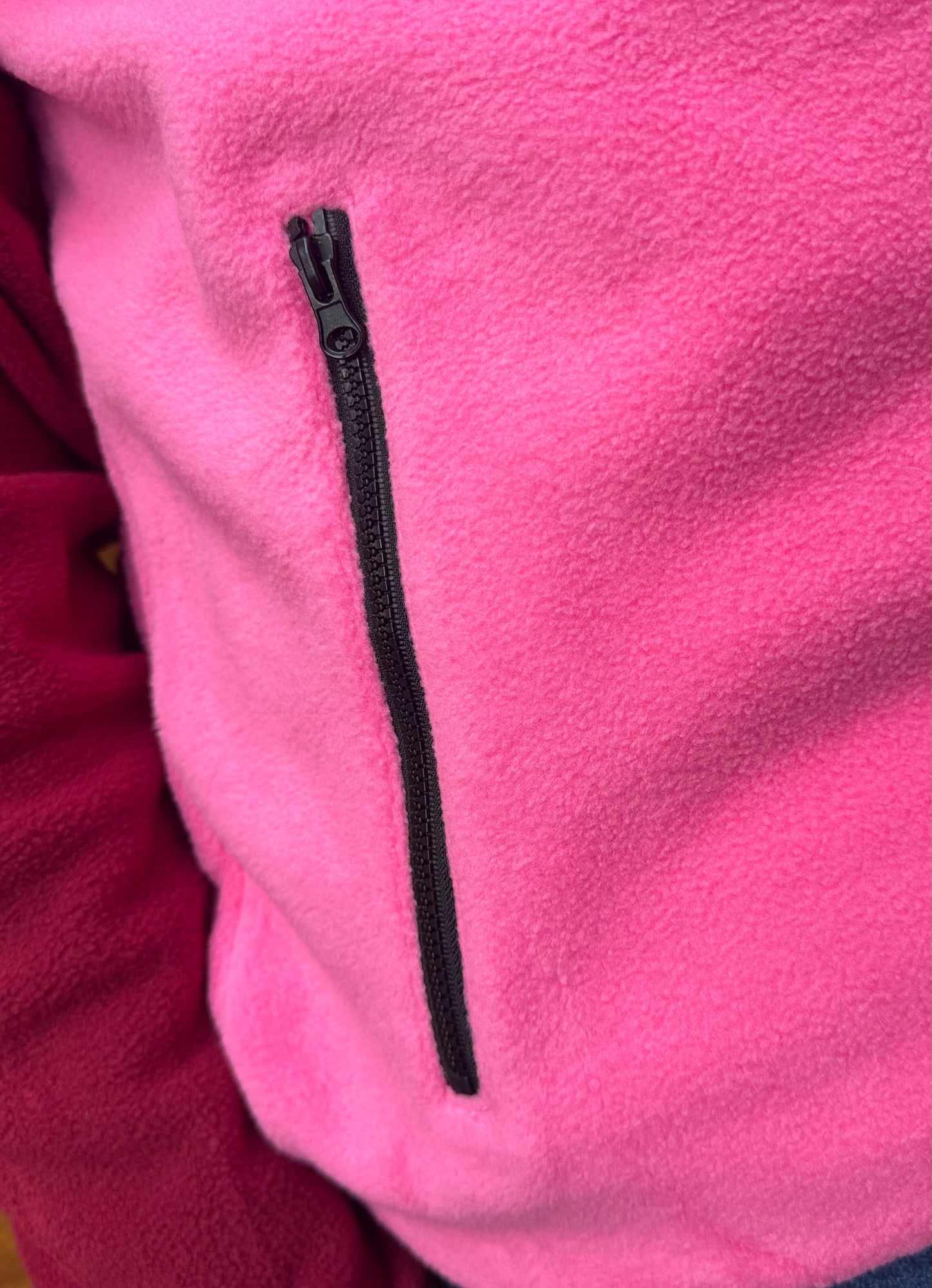 RUTH fleece in burgundy and pink