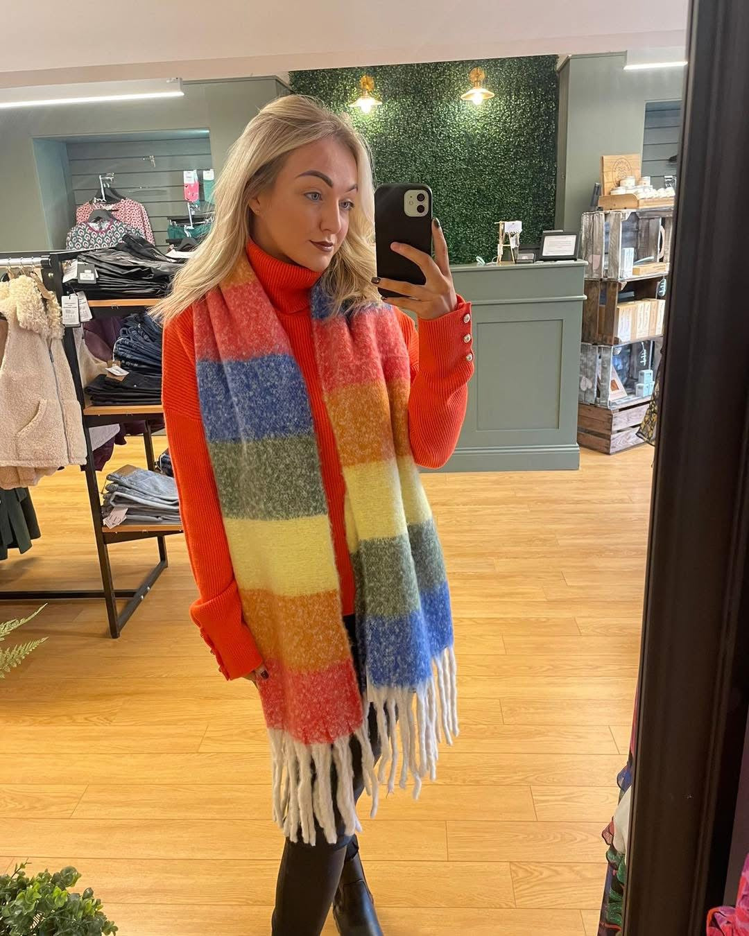 The rainbow stripe soft tassel scarf
