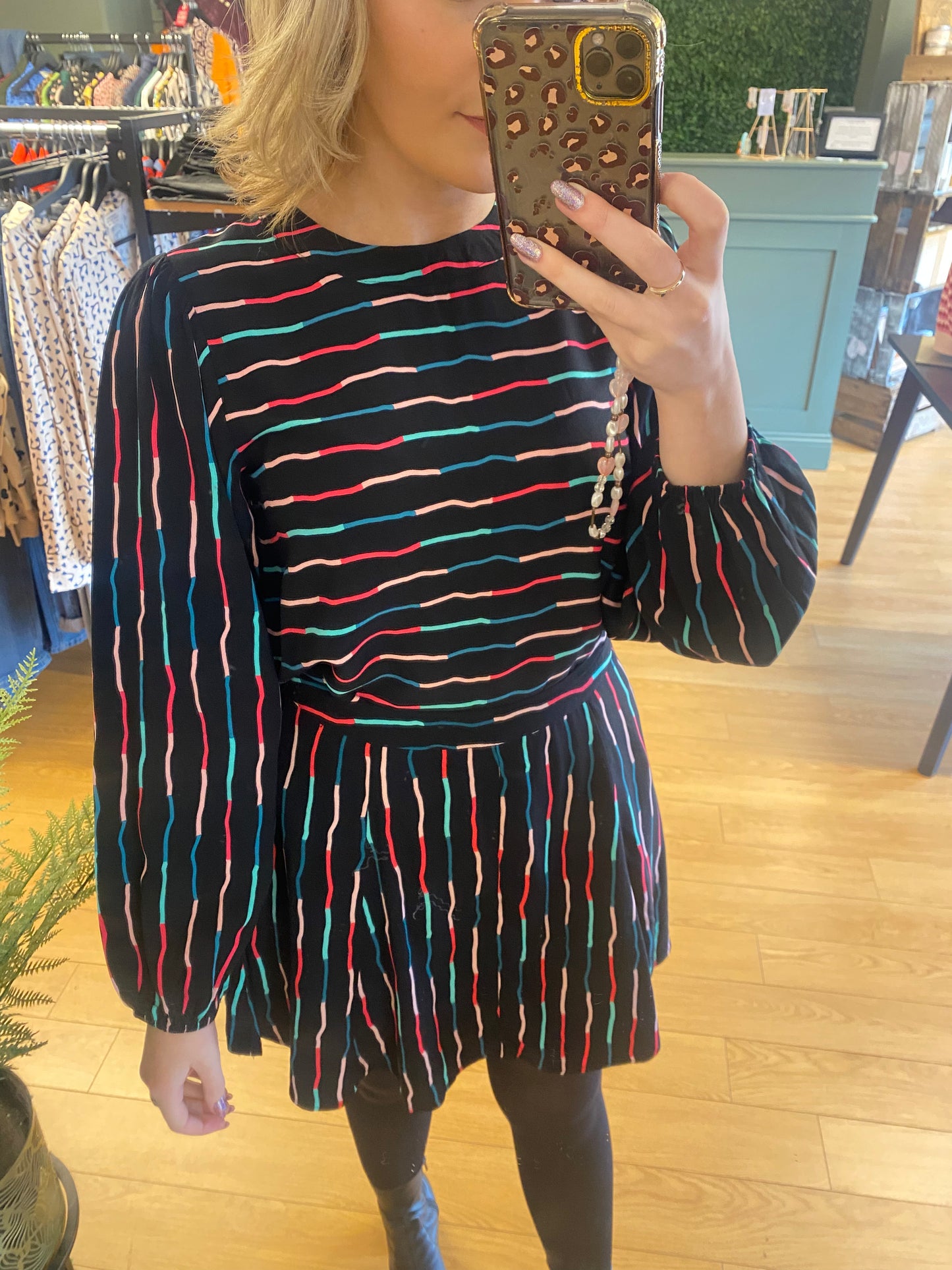 The black colour pop line A-line skirt